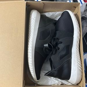 Womens addidas shoes